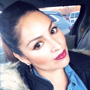 Meet your Posher, Amparo